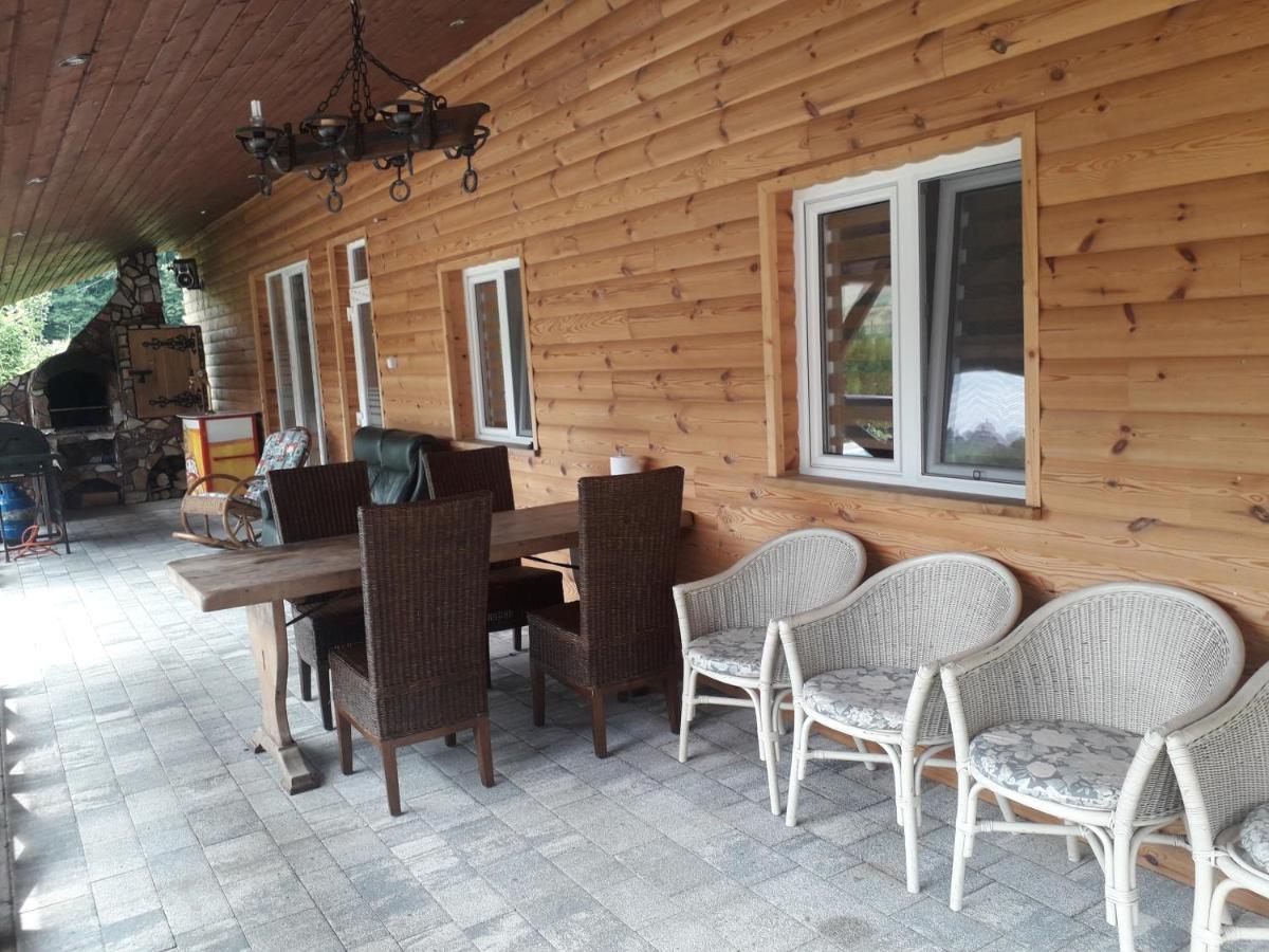 Jaskowa Chata Bieszczady Apartament Z Basenem Baligród Kültér fotó
