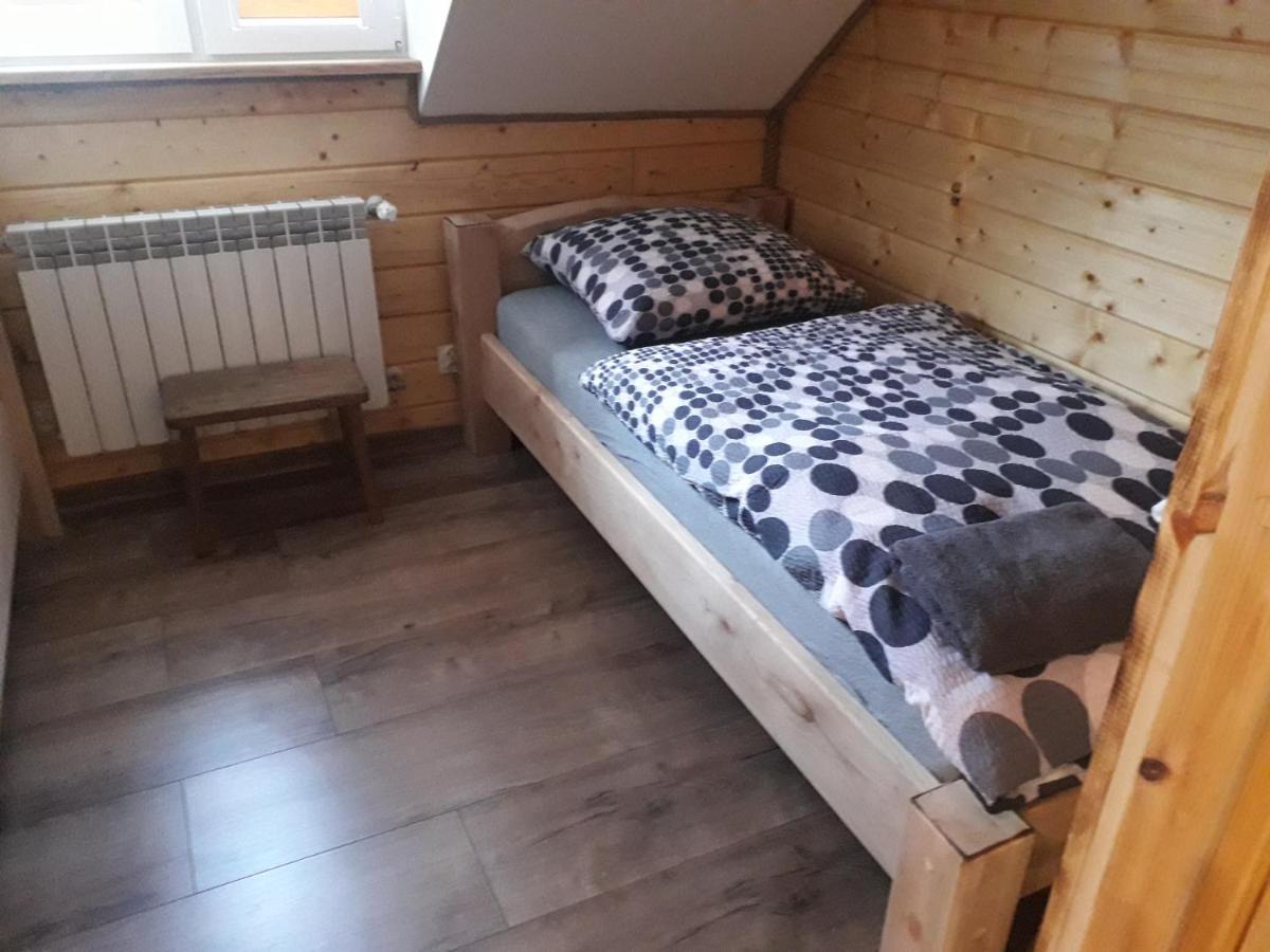 Jaskowa Chata Bieszczady Apartament Z Basenem Baligród Kültér fotó