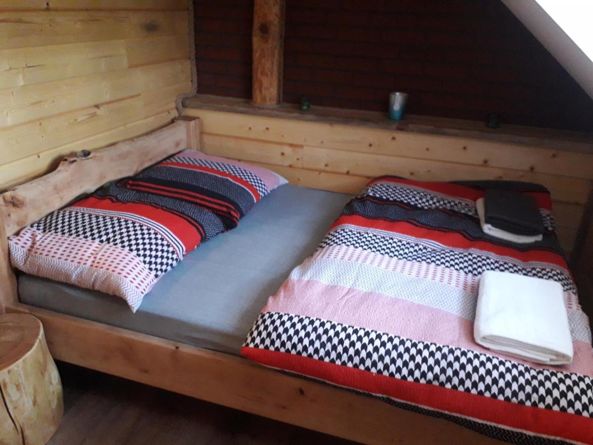 Jaskowa Chata Bieszczady Apartament Z Basenem Baligród Kültér fotó