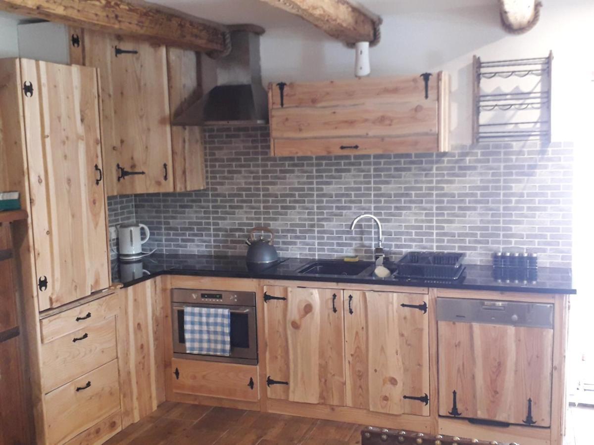 Jaskowa Chata Bieszczady Apartament Z Basenem Baligród Kültér fotó