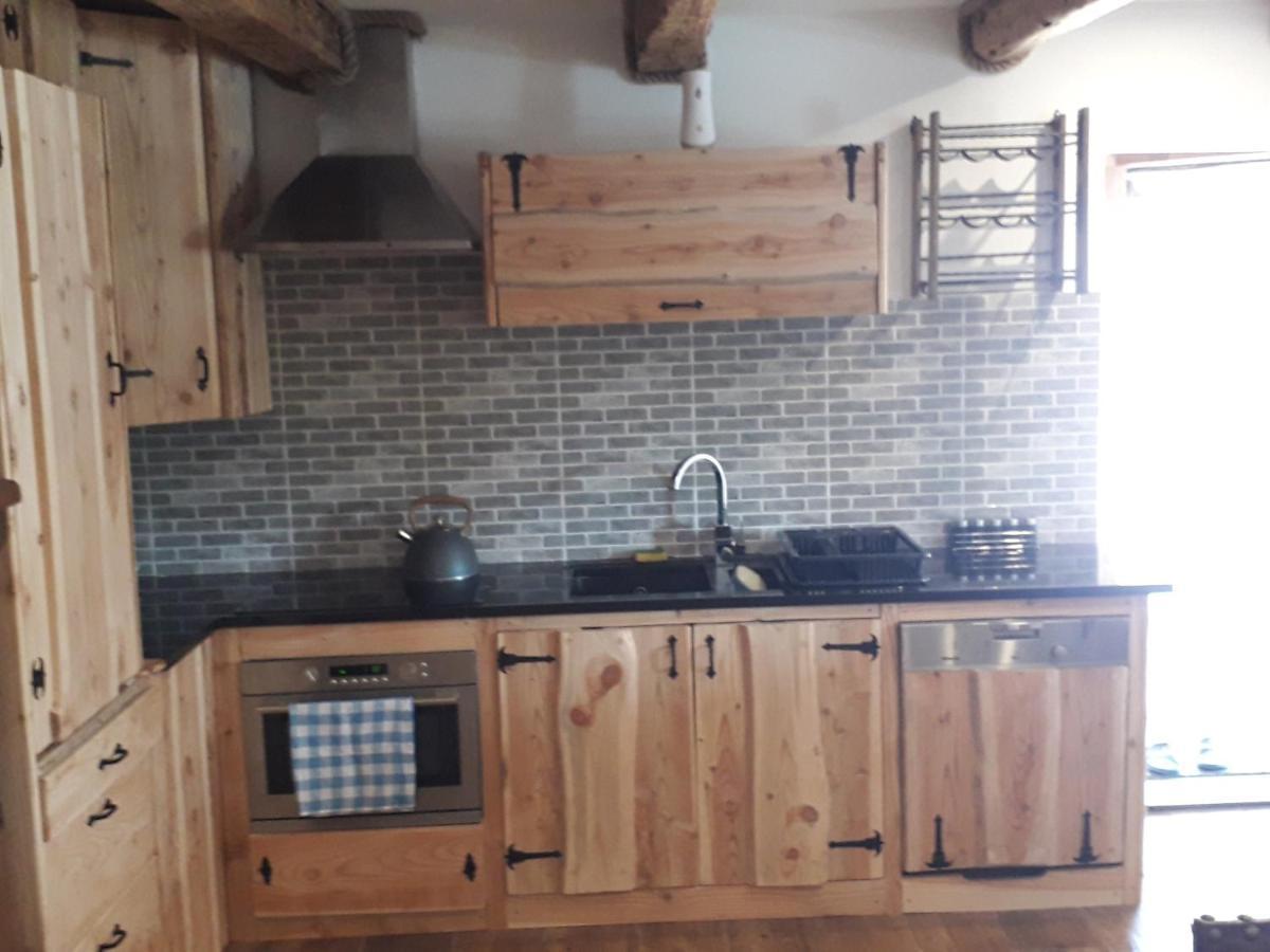 Jaskowa Chata Bieszczady Apartament Z Basenem Baligród Kültér fotó