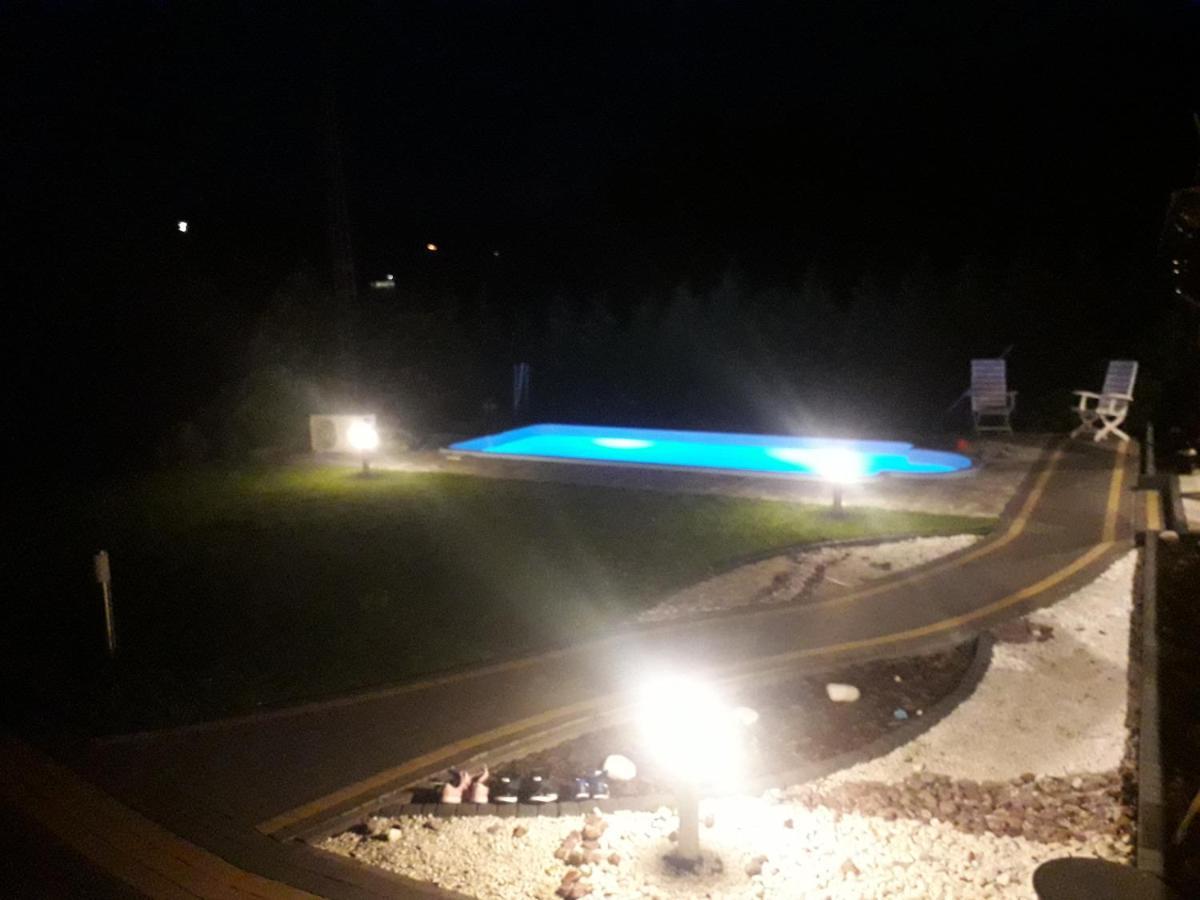 Jaskowa Chata Bieszczady Apartament Z Basenem Baligród Kültér fotó