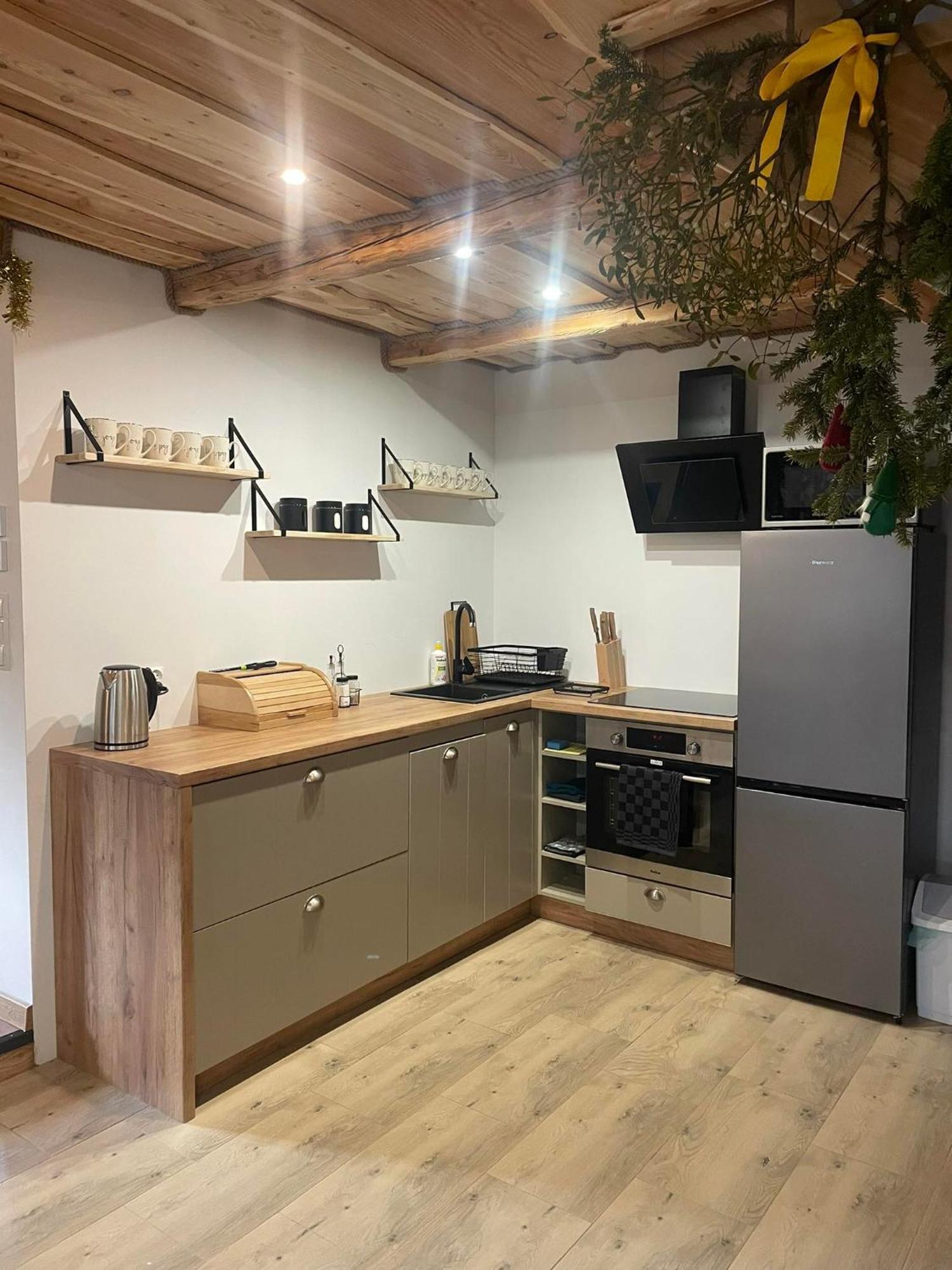 Jaskowa Chata Bieszczady Apartament Z Basenem Baligród Kültér fotó